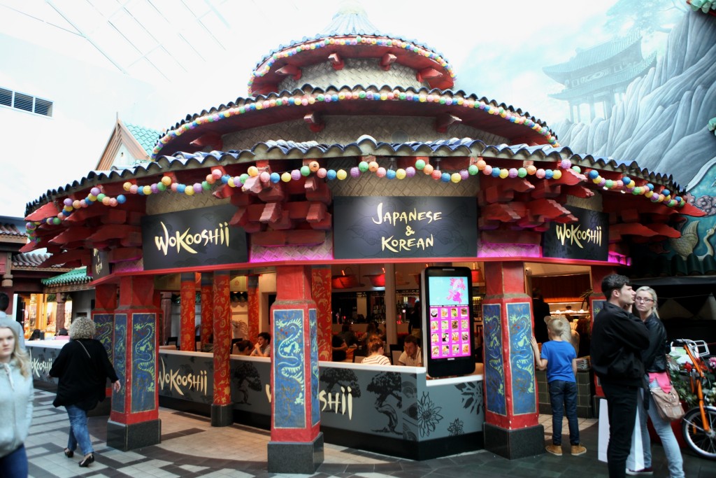 Dine Around the Dome event at the intu Trafford Centre, Manchester. Picture: Jason Lock Further Info: Laura Price Carousel PR Mobile: 07871 392 870 Office: 0161 686 5520 D/L: 0161 686 5546 Twitter: @LauraJPrice Full credit always required as stated in T&C's. PR and Press Release Distribution, no further reproduction without prior permission. Picture © Jason Lock Photography +44 (0) 7889 152747 +44 (0) 161 431 4012 info@jasonlock.co.uk www.jasonlock.co.uk